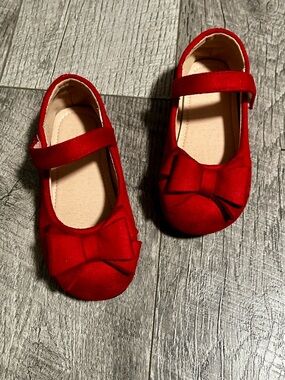 Source Unknown Red Bow Mary Jane Dress Shoes for Girls size 25 or 7 toddler